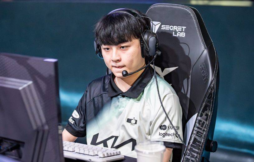 DK横扫RNG,ShowMaker极限生还后反打宿敌对决淘汰赛,强势挺进下一轮 DK横扫RNG,ShowMaker极限生还后反打宿敌对决淘汰赛,强势挺进下一轮