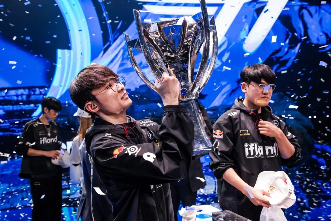 TL绝杀WBG,Faker完成史诗逆转宿敌对决八强赛,成为赛场最大亮点 TL绝杀WBG,Faker完成史诗逆转宿敌对决八强赛,成为赛场最大亮点