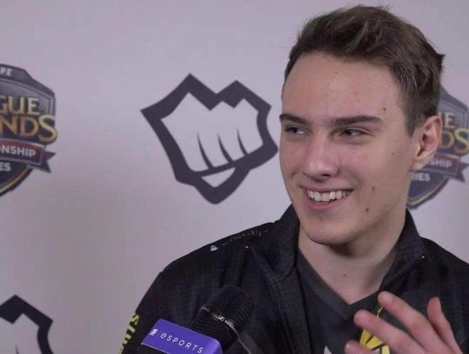 开云下载-KT碾压100T，Perkz完成史诗逆转宿敌对决入围赛，技惊四座